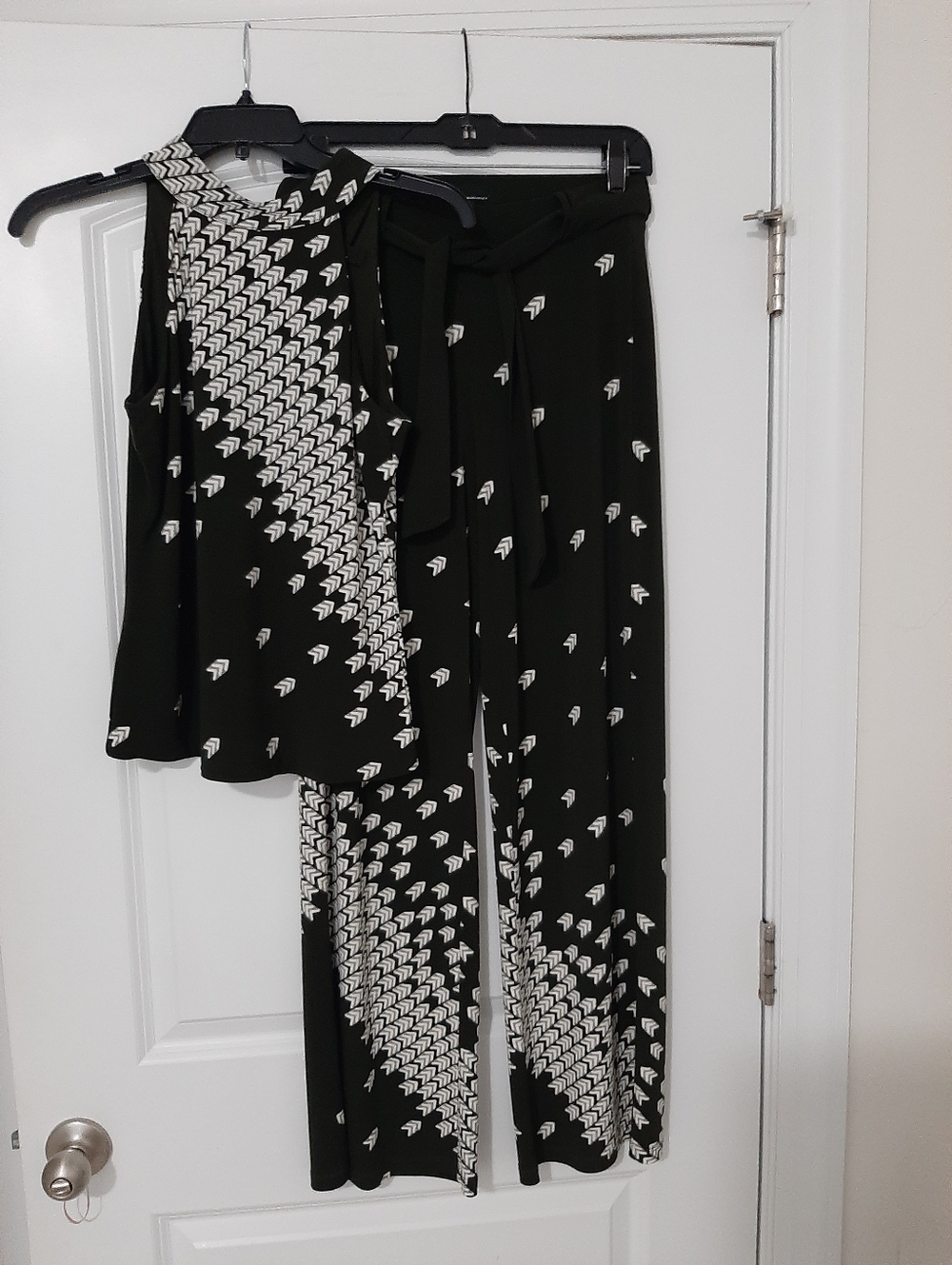 White House Black Market  Patterned Pants Set XXS